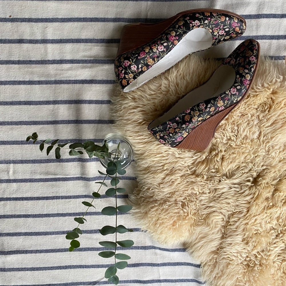 🇦🇷 Mechi 🤍 Leather/wood Wedge Heel Floral Heels - Picture 4 of 13